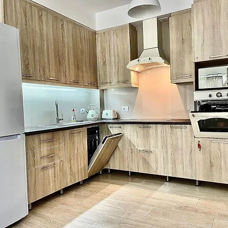 Apartment White Appartamenty Sarande